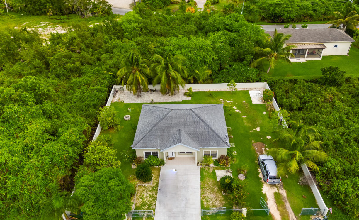56 FAITH AVENUE - 3 BED / 2 BATH SINGLE FAMILY HOME