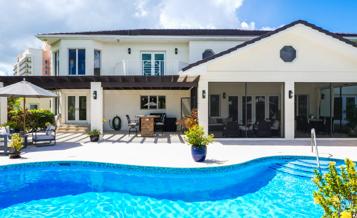GOVERNORS HARBOUR ESTATE HOME