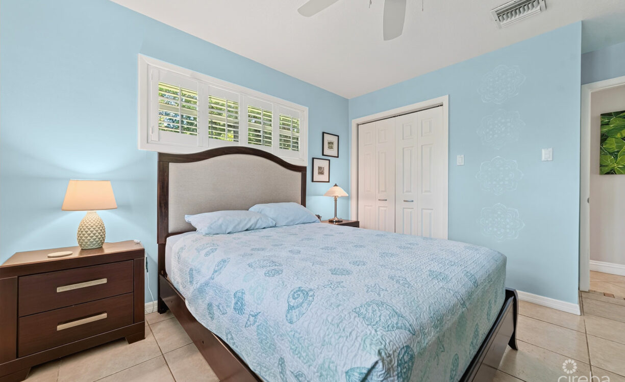 RARE DOUBLE-LOT OASIS BUNGALOW  WITH POOL IN SNUG HARBOUR