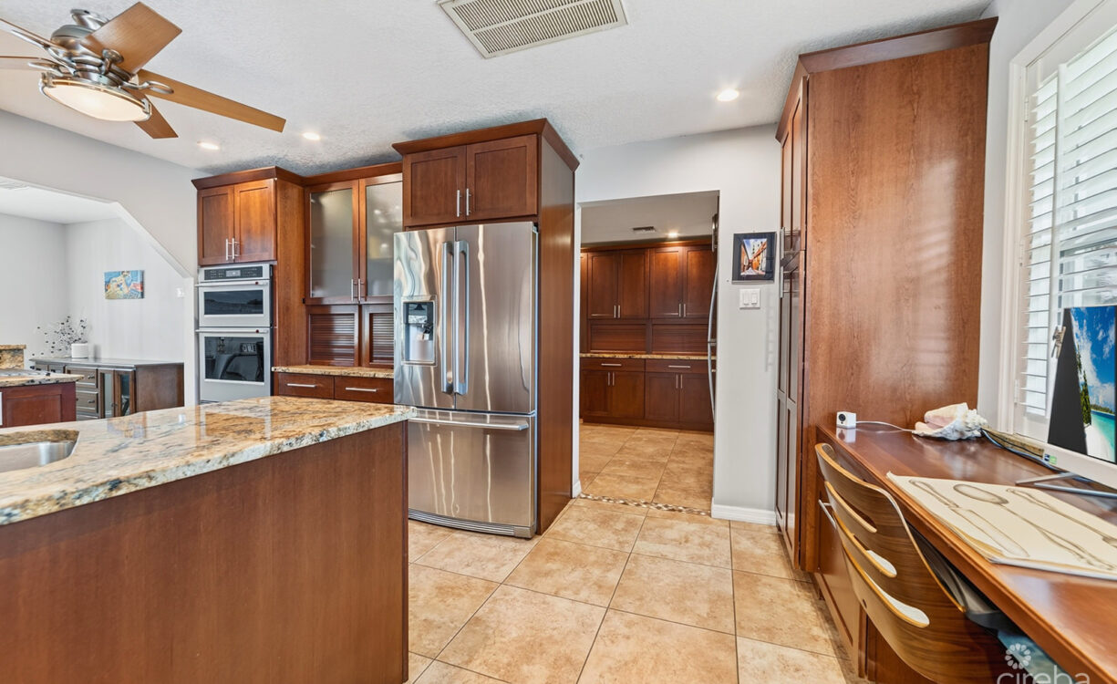 RARE DOUBLE-LOT OASIS BUNGALOW  WITH POOL IN SNUG HARBOUR