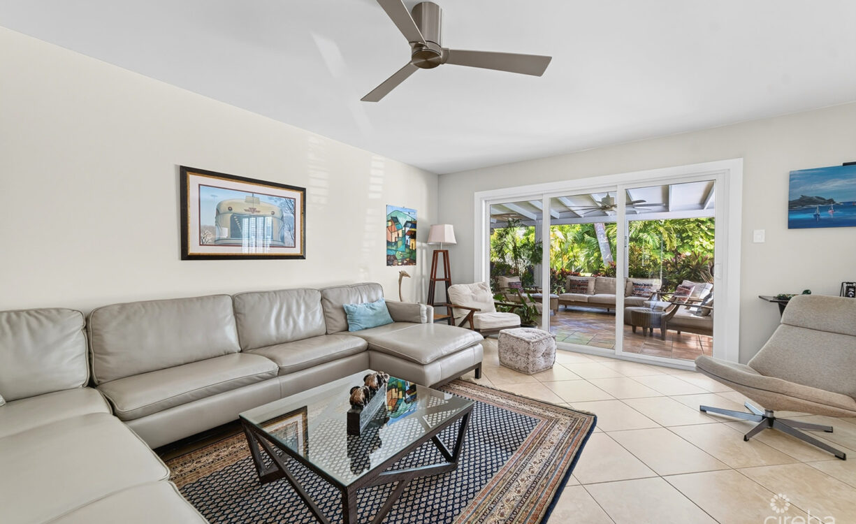 RARE DOUBLE-LOT OASIS BUNGALOW  WITH POOL IN SNUG HARBOUR