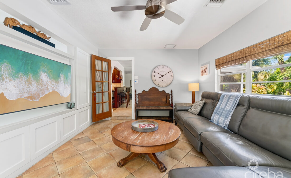 RARE DOUBLE-LOT OASIS BUNGALOW  WITH POOL IN SNUG HARBOUR