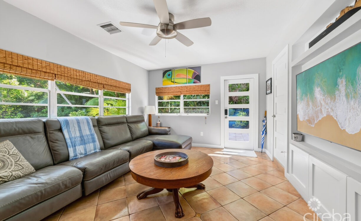 RARE DOUBLE-LOT OASIS BUNGALOW  WITH POOL IN SNUG HARBOUR