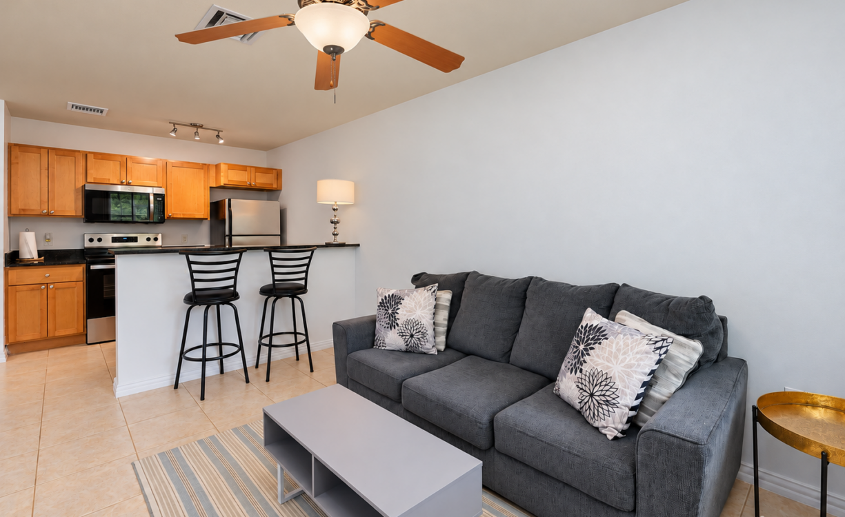 LAKESIDE VILLAS E-140