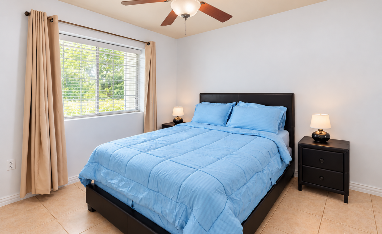 LAKESIDE VILLAS E-140