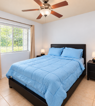 LAKESIDE VILLAS E-140