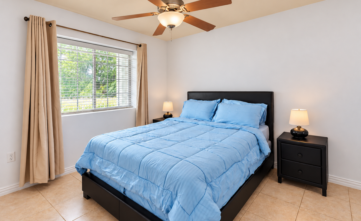LAKESIDE VILLAS E-140