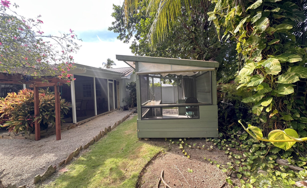 RARE DOUBLE-LOT OASIS BUNGALOW  WITH POOL IN SNUG HARBOUR