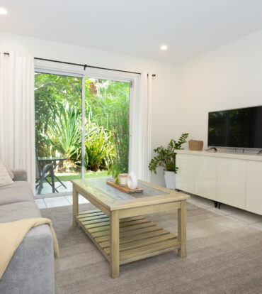 TROPICAL HAVEN SUNNY END UNIT