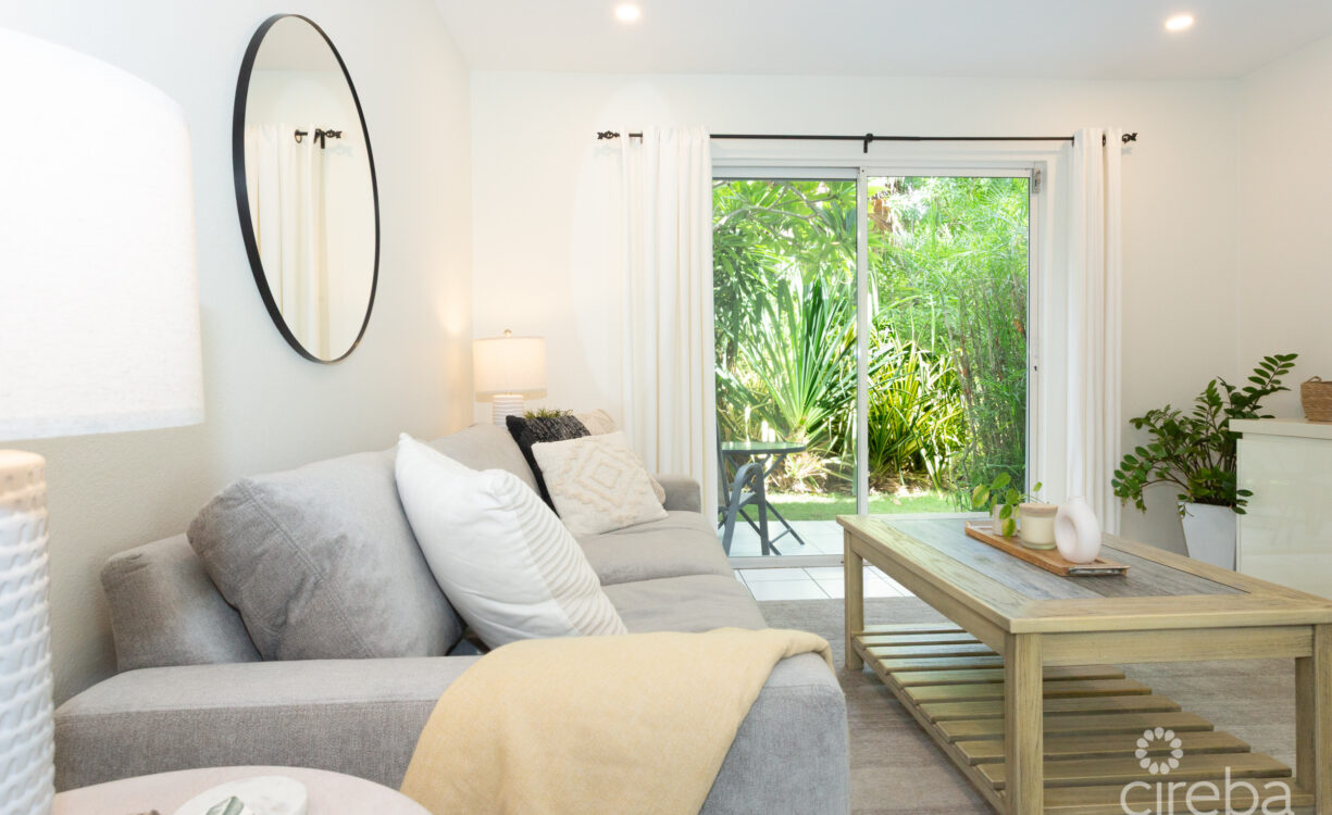 TROPICAL HAVEN SUNNY END UNIT