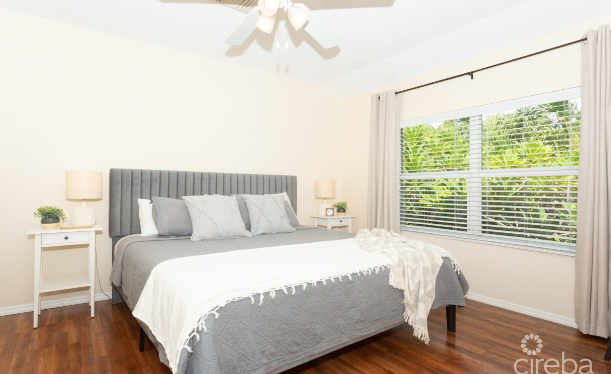 TROPICAL HAVEN SUNNY END UNIT