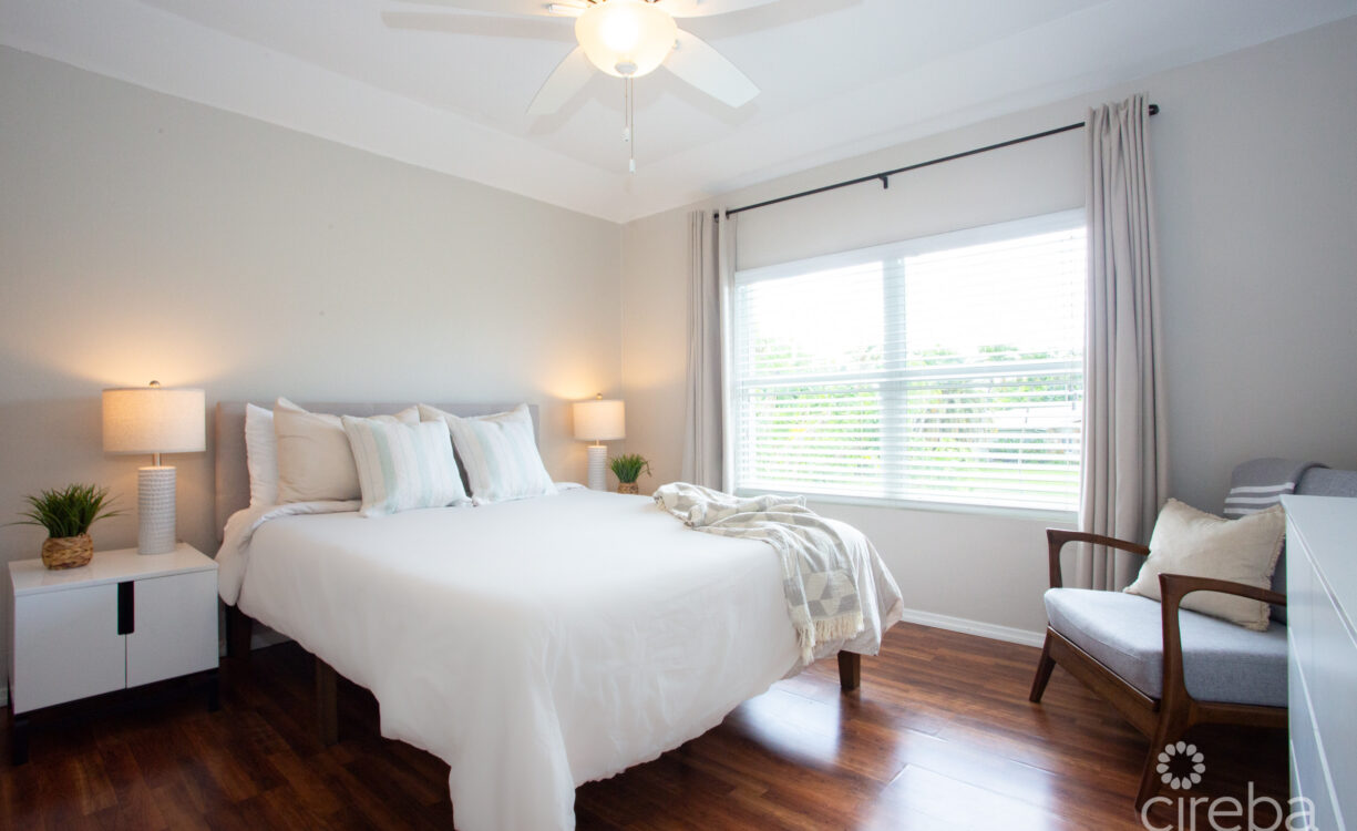 TROPICAL HAVEN SUNNY END UNIT