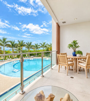 AURA  OCEANVIEW THREE BED TOWNHOME WITH DEN