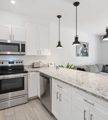 LIGHTHOUSE MANOR #25  BEAUTIFUL ONE BED TOWNHOUSE!