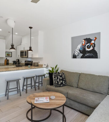 LIGHTHOUSE MANOR #25  BEAUTIFUL ONE BED TOWNHOUSE!