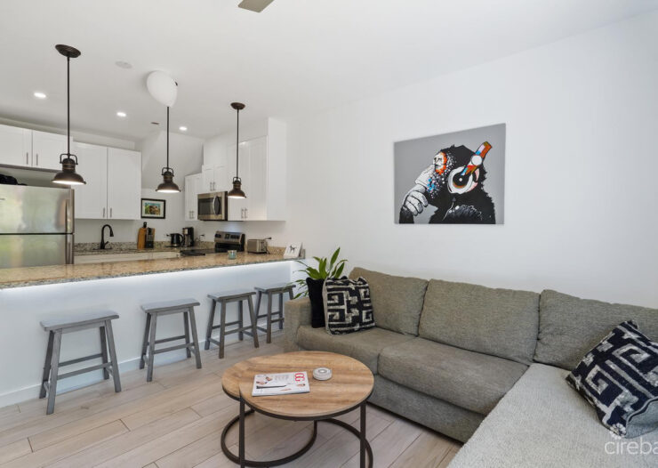 LIGHTHOUSE MANOR #25  BEAUTIFUL ONE BED TOWNHOUSE!