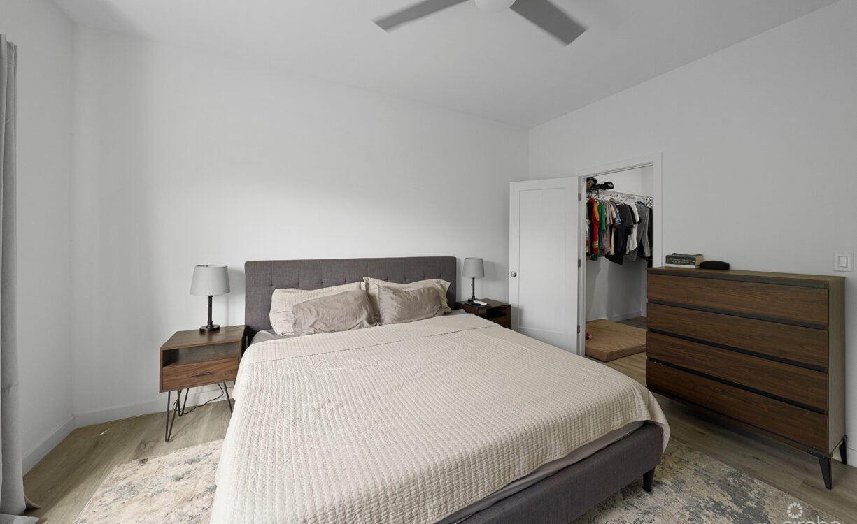 LIGHTHOUSE MANOR #25  BEAUTIFUL ONE BED TOWNHOUSE!