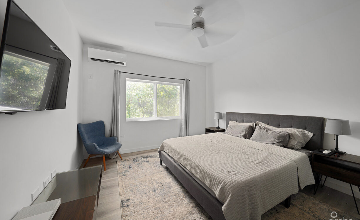 LIGHTHOUSE MANOR #25  BEAUTIFUL ONE BED TOWNHOUSE!