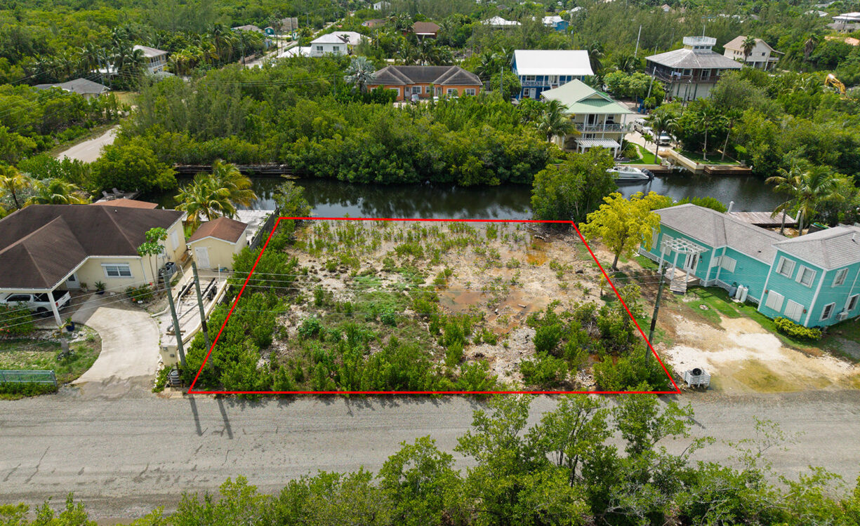 KELLI STREET CANAL FRONT PARCEL
