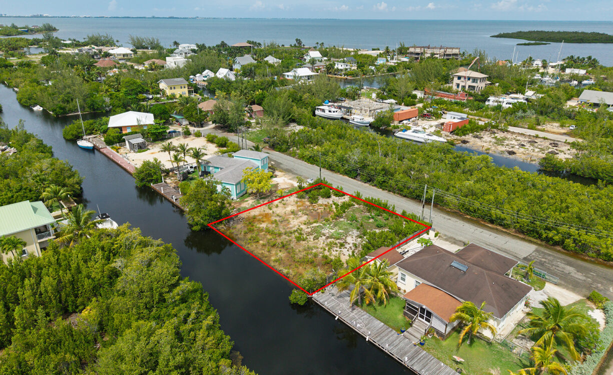 KELLI STREET CANAL FRONT PARCEL