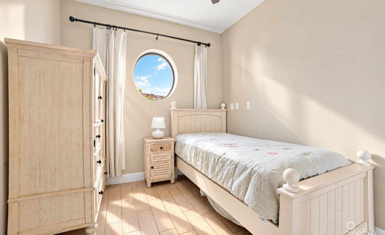 2 BEDROOM SAN SEBASTIAN TOWNHOUSE