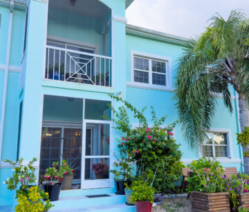 ROSEDALE GARDENS DELUXE TWO BEDROO GROUNDFLOOR CONDO