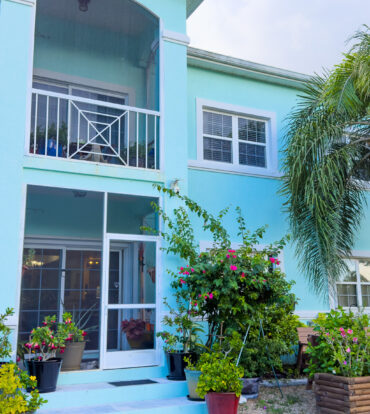 ROSEDALE GARDENS DELUXE TWO BEDROO GROUNDFLOOR CONDO