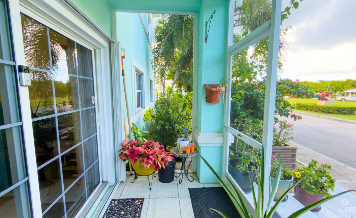ROSEDALE GARDENS DELUXE TWO BEDROO GROUNDFLOOR CONDO