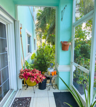 ROSEDALE GARDENS DELUXE TWO BEDROO GROUNDFLOOR CONDO
