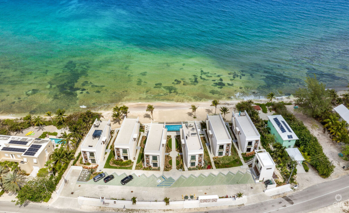 SILVER REEF RESIDENCES  - BEACHFRONT GEM