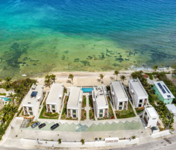 SILVER REEF RESIDENCES  - BEACHFRONT GEM