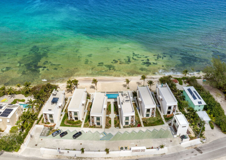 SILVER REEF RESIDENCES  - BEACHFRONT GEM