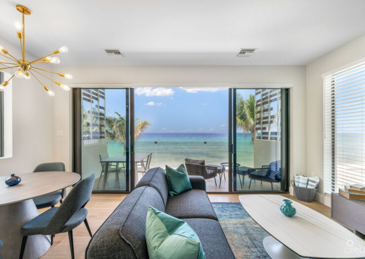 SILVER REEF RESIDENCES  - BEACHFRONT GEM
