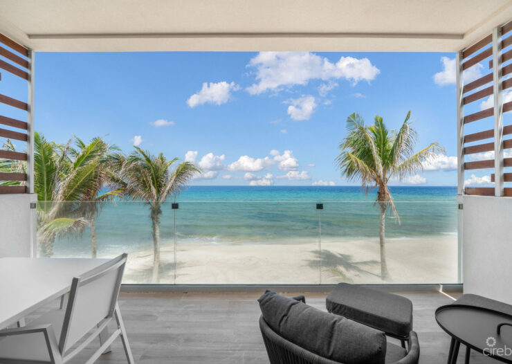 SILVER REEF RESIDENCES  - BEACHFRONT GEM