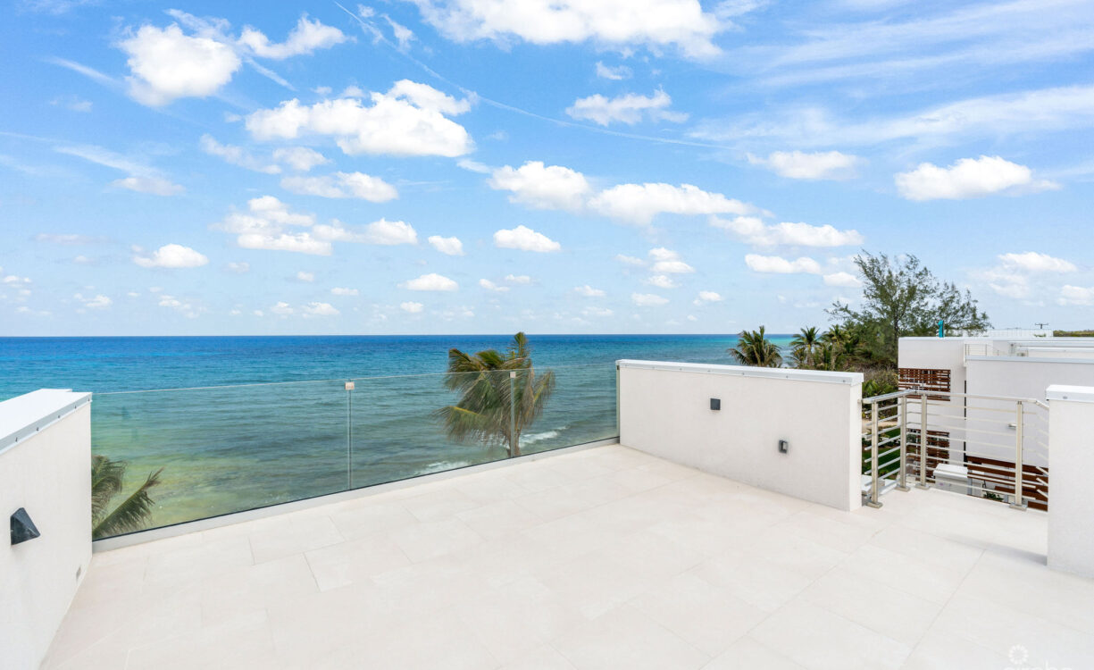 SILVER REEF RESIDENCES  - BEACHFRONT GEM