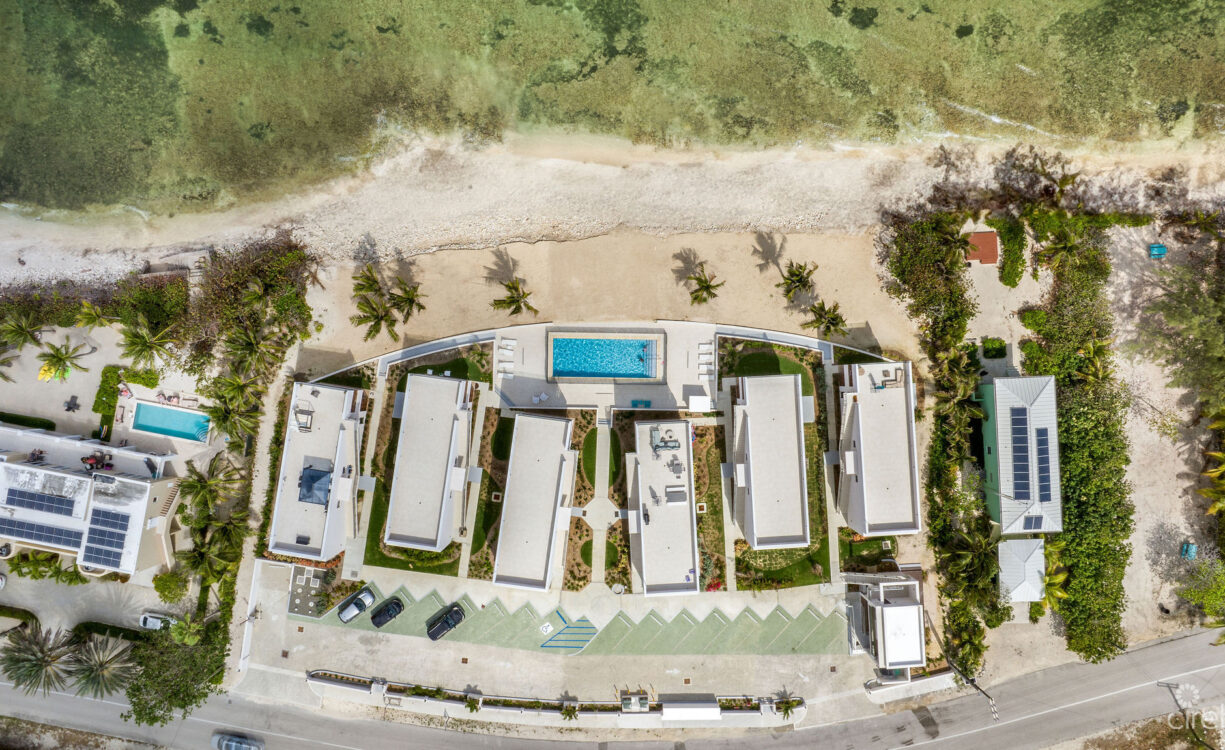 SILVER REEF RESIDENCES  - BEACHFRONT GEM