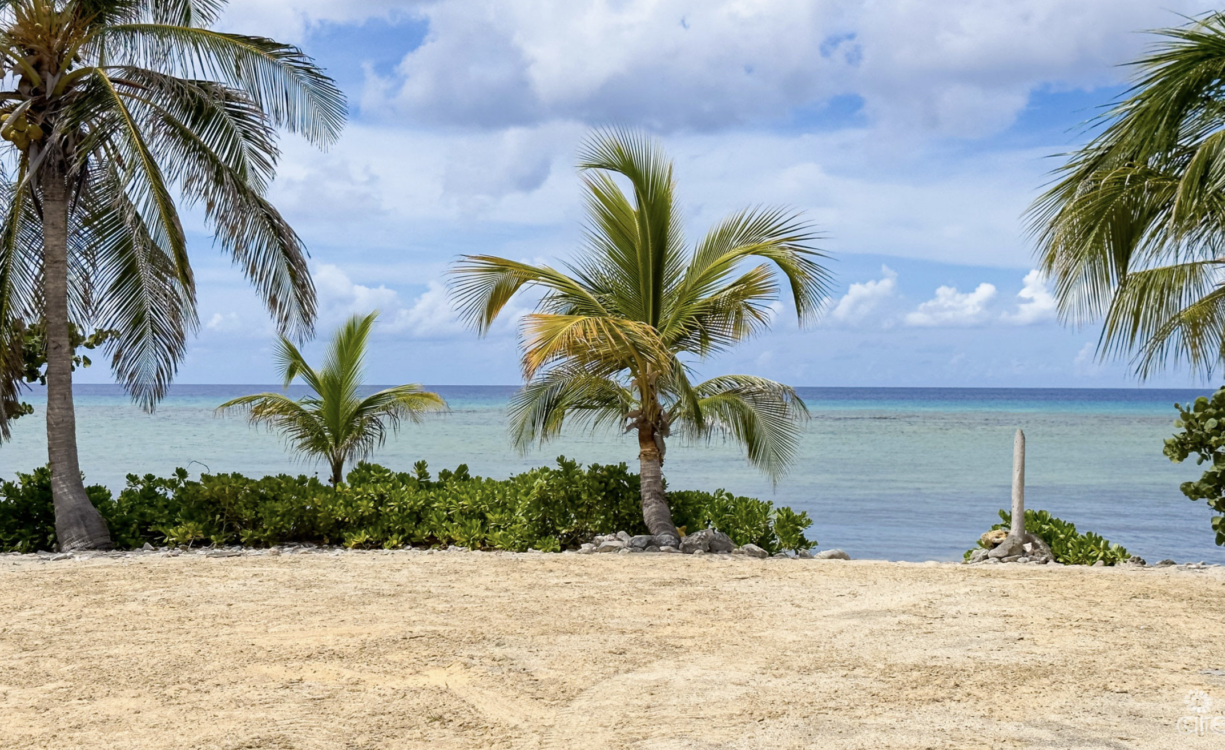 LITTLE CAYMAN OCEAN VIEW RESIDENTIAL HOME WITH BEACHFRONT LOT