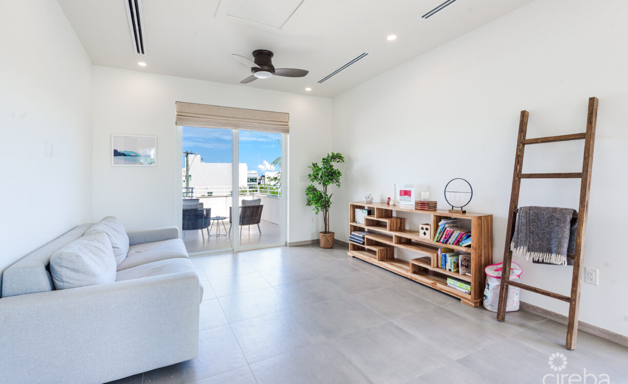 PLYMOUTH 3 BEDROOM TOWNHOUSE