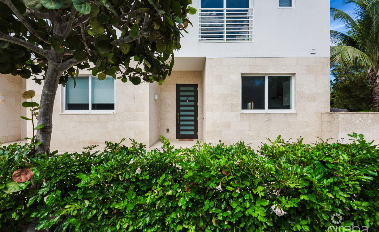 PLYMOUTH 3 BEDROOM TOWNHOUSE
