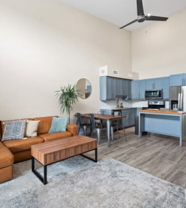 DOWNTOWN REACH - 2 BEDROOM